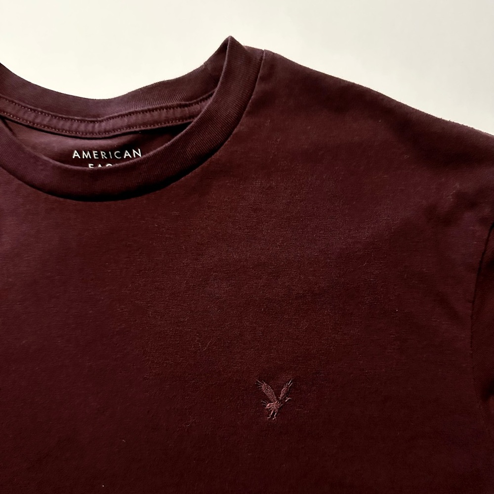 American Eagle Super Soft Icon T-Shirt men’s size small in deep burgundy - Picture 5 of 9